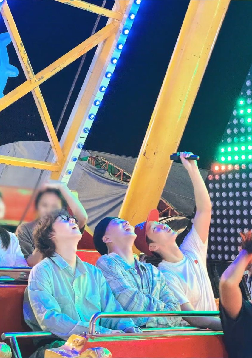 행복해보여요🧑‍🧑‍🧒