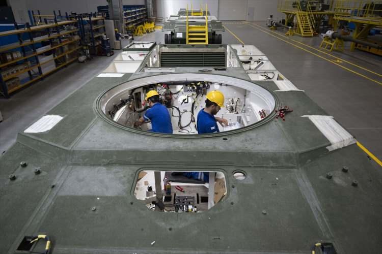 ALTAY Ana Muharebe Tankı'nın seri üretimi resmen başladı.

BMC Ankara HAB OSB'de kurulan modern üretim üssünün açılışı önümüzdeki günlerde yapılacak olup ilk teslimatlar gerçekleşecek.