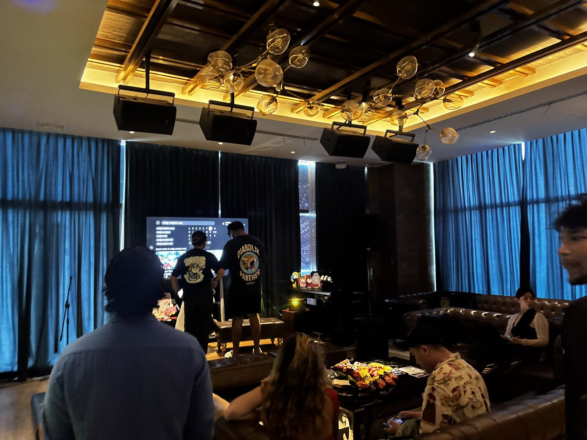 Shit2023 tweet media