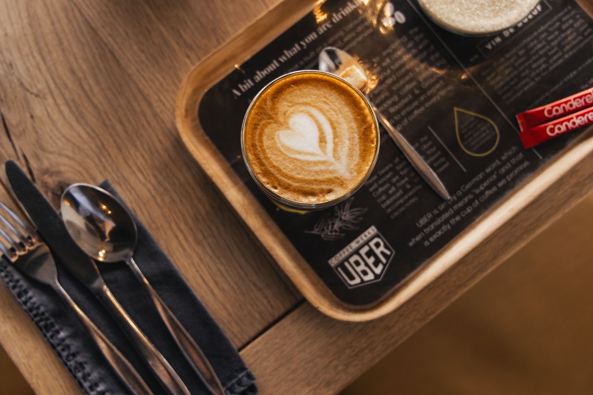 Start your Saturday with us ☕️🌞
Good coffee, great atmosphere, and a moment that feels just right.