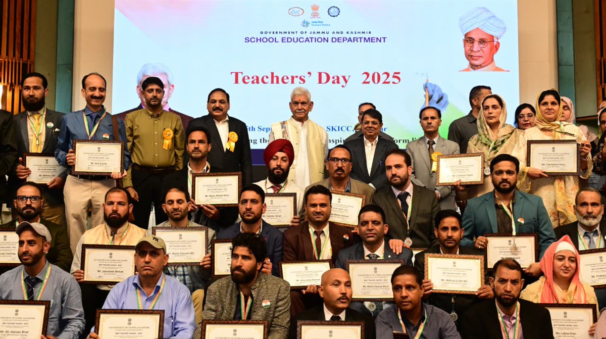 Pleased to deliver the keynote address at the Teachers' Day event in Srinagar. Highlighted important reasons why our education system must focus on education for sustainable development and promote a deeper understanding of interconnectedness of existence among young generation.
