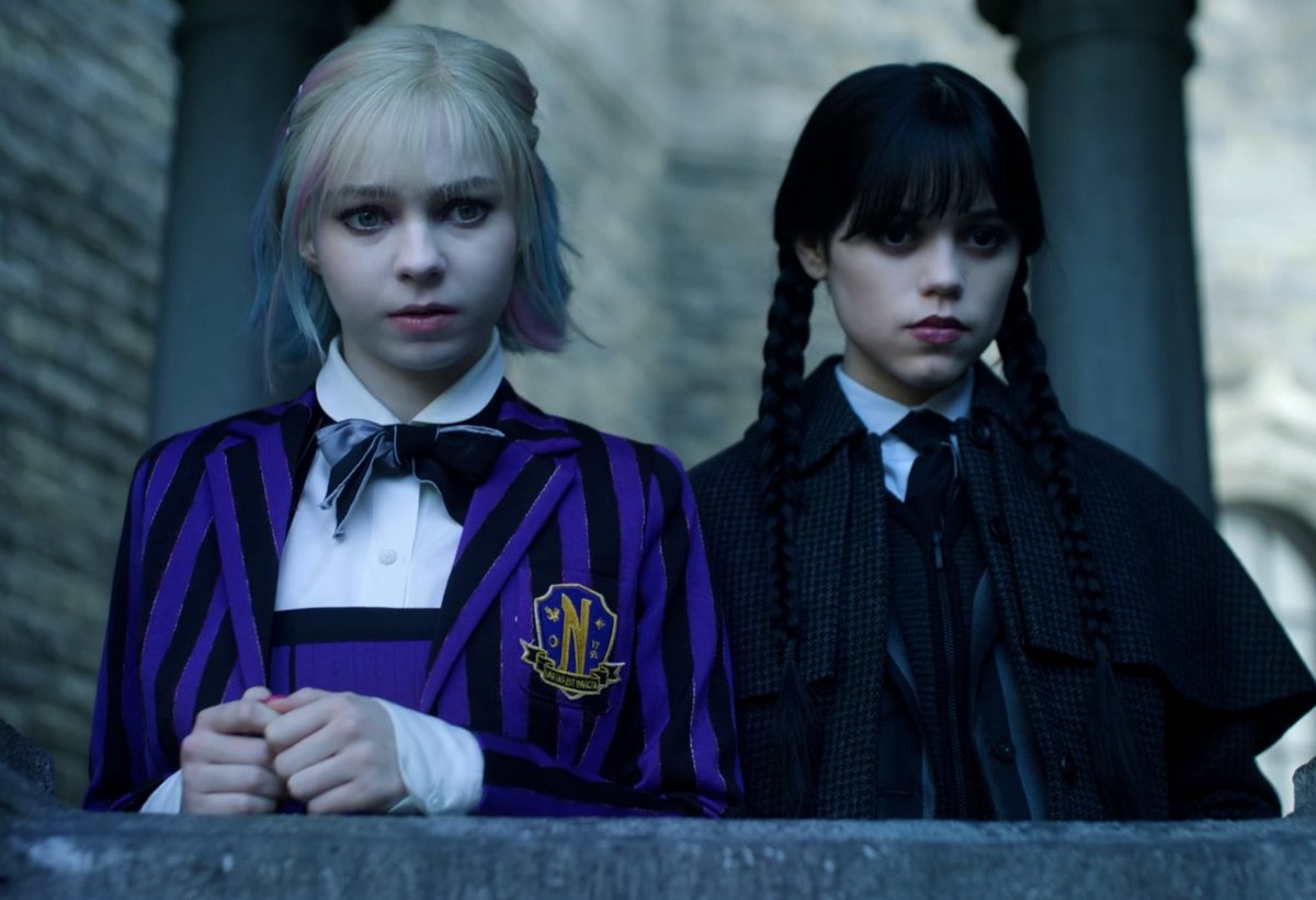Geekidiota's tweet photo. Se homofobia não existisse essas duas estariam caminhando pra ser um casal. Inclusive o casal de série mais comentado entre os adolescentes/jovens adultos. https://t.co/oa1Xqd5SrT