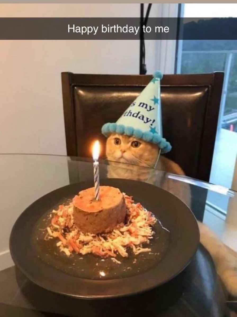 It’s my birthday today! 

Ask for my account number n send me money, ese!!!🖤🫶🏼