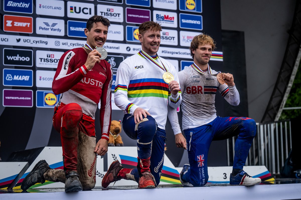 "17 men. 17 women. The Atherton legacy is written in dirt and rainbow stripes. 🌍⚡ 

Read about the Atherton Legacy of World Championships: zurl.co/TTt1m 

Words: Richard Cunynghame

#Athertonbikes
#builtdifferent
#lugandtube
#bondedbikes
#innovation
#handbuilt