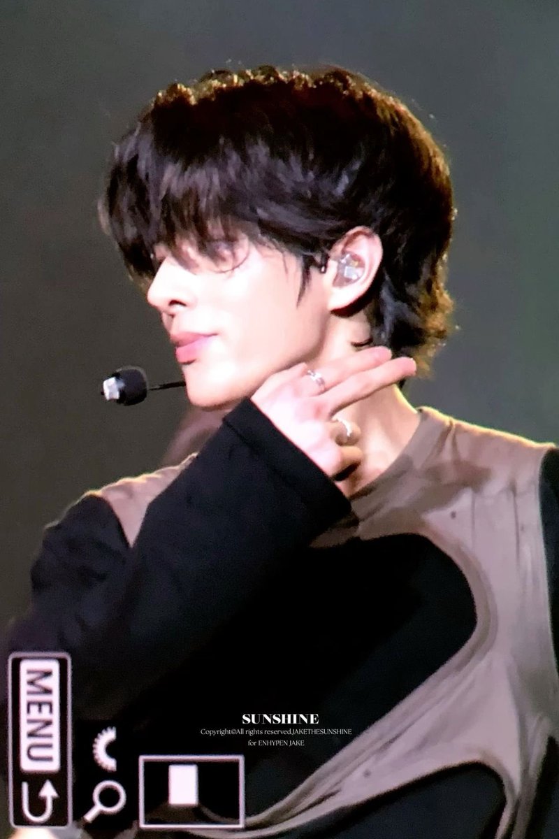 heeejaked's tweet photo. his side profile is genuinely so attractive https://t.co/938xqwNr5T