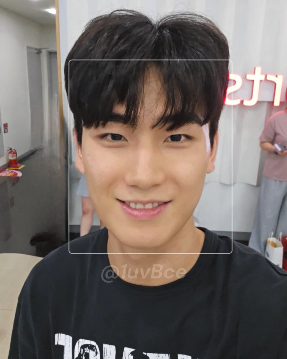 고찬혁 너무 잘생김 ... 🫵🫵🫵