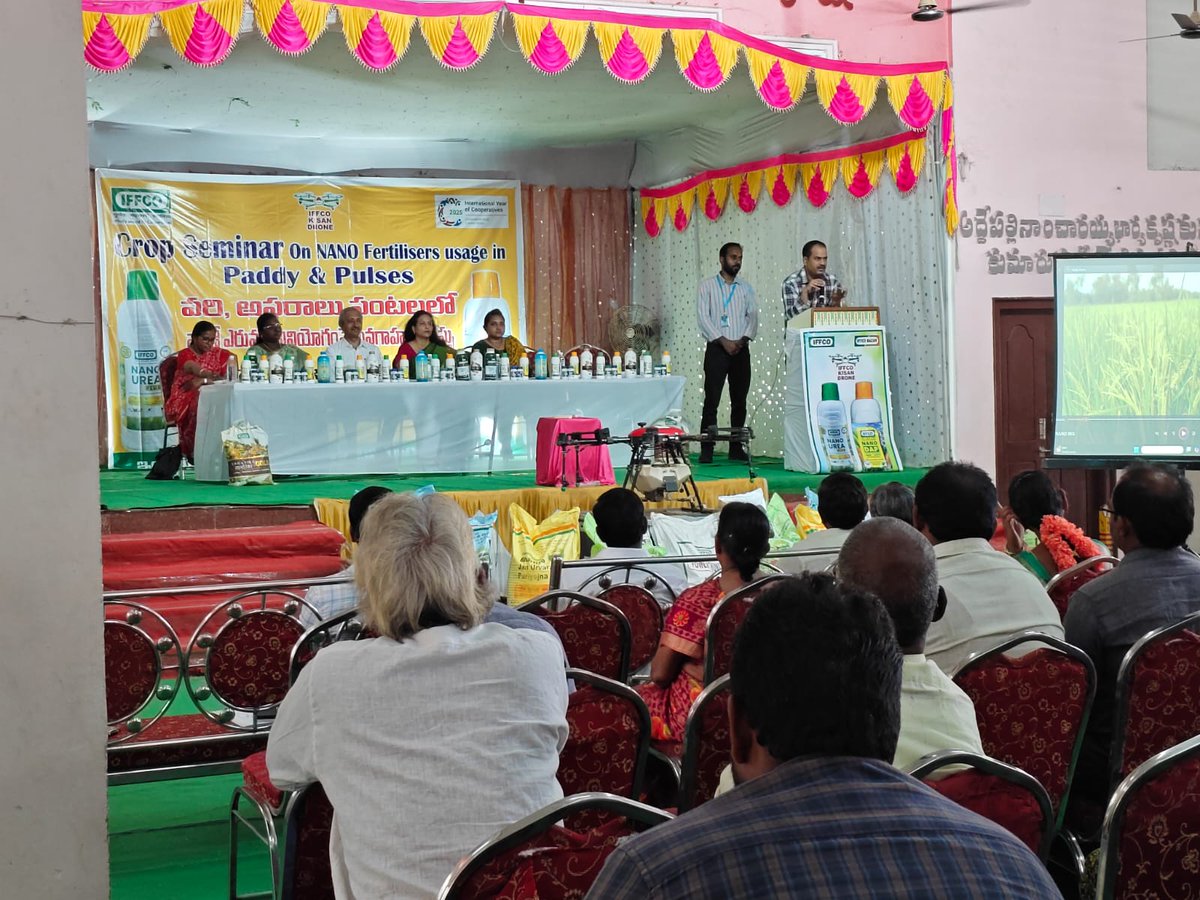 iffco_ap's tweet photo. Crop seminar cum Nano fert awarness programme @ Avanigadda village,A.P. Smt Madhulika Shukla,CEO,IEBL,Smt Padmavati,JDA,Krishna.Dr Venkatlakshmi,Scientist,KVK Gantasala,Sri BL Raju,SMM AP &amp; other dignitaries. #iffconanofertilisers #overuse #fertilisers #iffcokisandrones @IFFCO_PR https://t.co/NRTFWJfovX