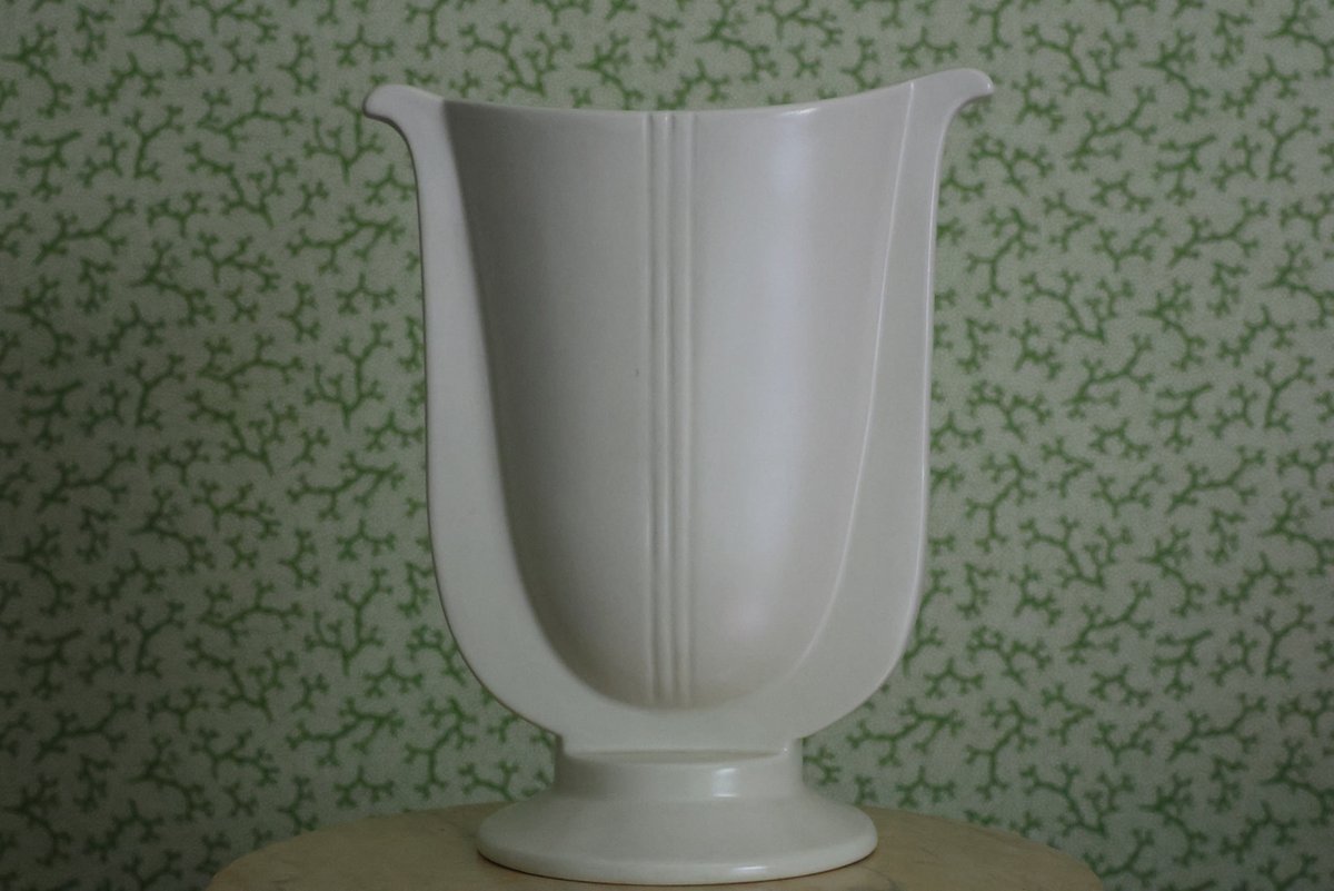 BrownriggUK's tweet photo. “TBE 1” Lyre Shaped Glazed Flower Vase for Fulham Pottery

https://t.co/1cHAiQ7V5E

#pottery #antiquepottery #vase #flowervase https://t.co/vmIKFuLXx7