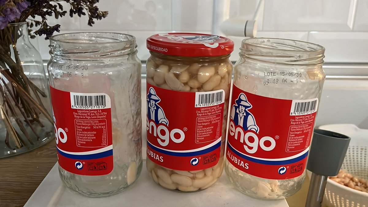 bayonc4's tweet photo. Siempre e confiado mis comidas con legumbres a @LegumbresLuengo pero esta última vez me parece que no está a la altura 3 botes con alubias de muy pequeño tamaño y trozos demasiado pequeños que estropean mi guiso… se puede ver de lo que hablo https://t.co/MfGzJVBxjm