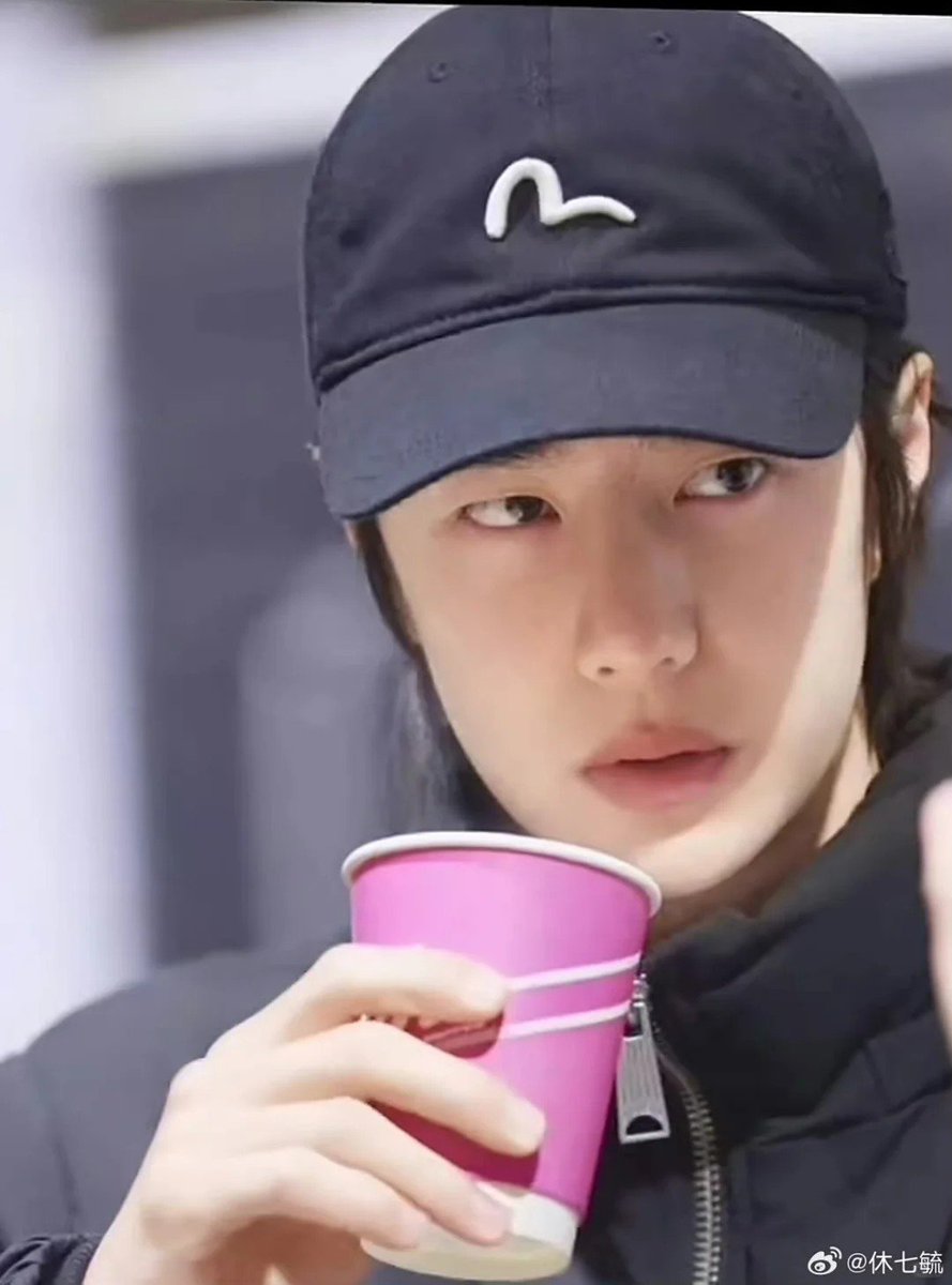 นั่งมองแล้วมองอีกกาแฟ uno นี่ดีจริงๆนุ่มฟูเห็นแล้วอยากหยิกมาก 55555555