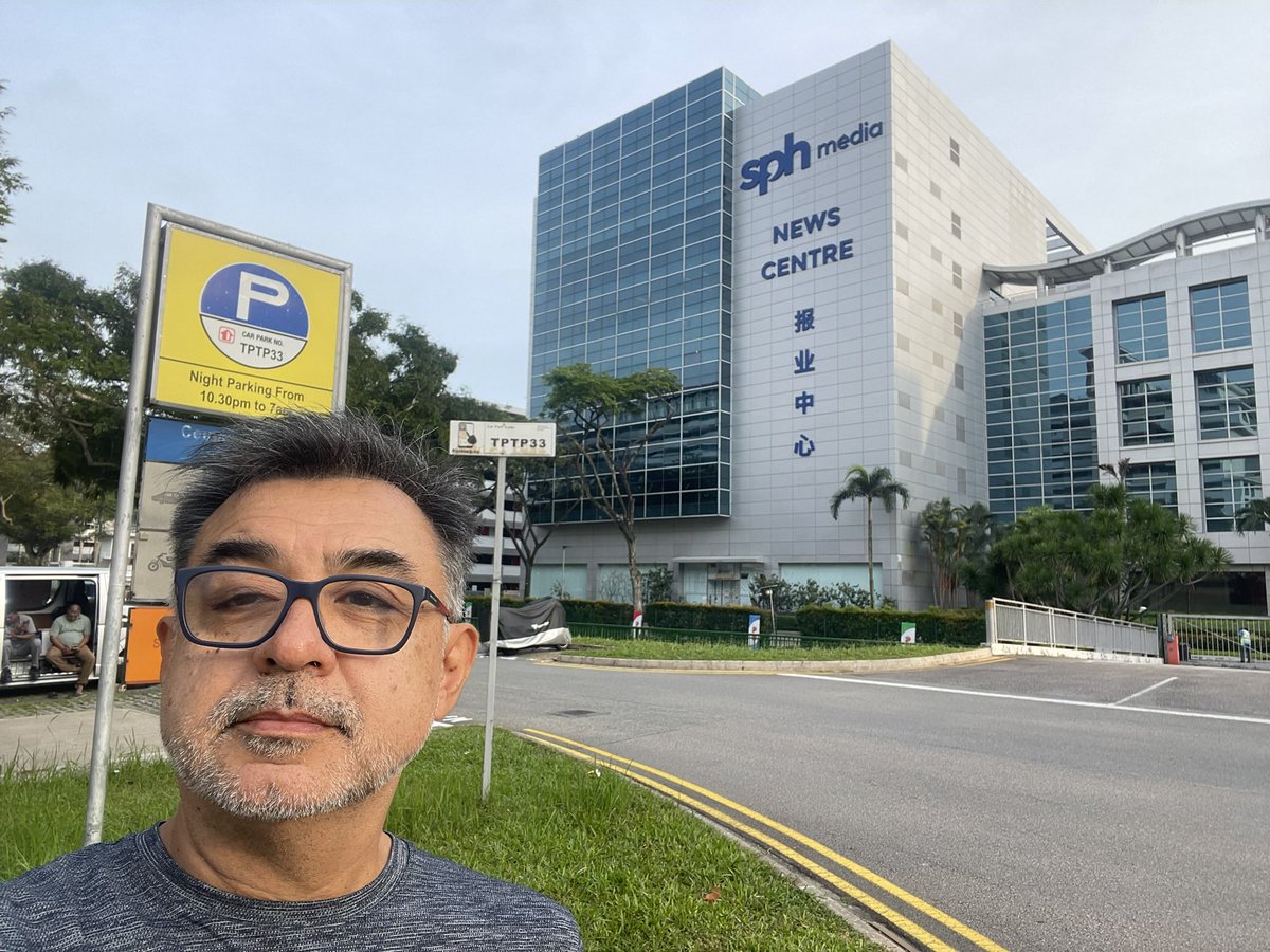I completed my first week in a new job. Straits Times welcomed me with open arms. Very kind people in here. I am joining an amazing team of creators 😍