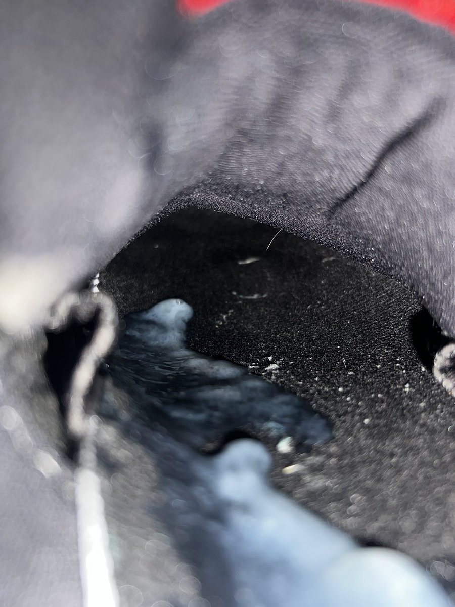 #aj11 #康扣 #白袜男大 #高弹 #射鞋 #艹鞋 
在脚上穿着的怎么过一会儿就多了一点东西呢🤔