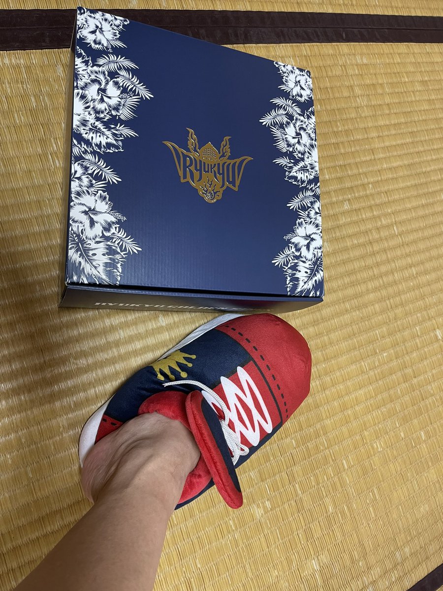 q65LjKPnt1vDN5T's tweet image. キングスさん、狭くて履けません😭