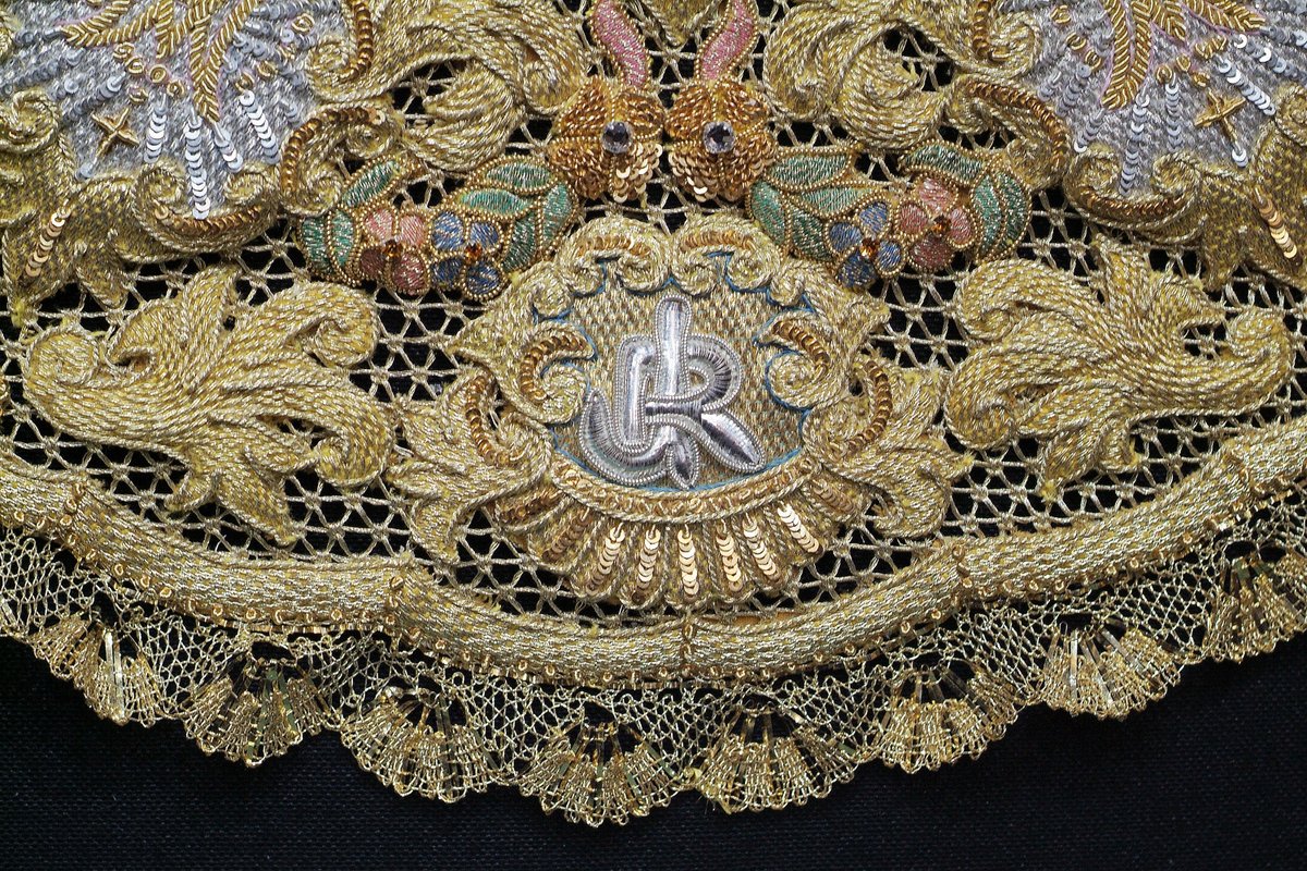 Nuestra Hermandad manifiesta públicamente su apoyo al gremio del arte sacro de Sevilla y Andalucía, depositario de una tradición artesanal ancestral y garantes de la transmisión a las nuevas generaciones de procesos y técnicas aquilatados a través de los siglos.

El trabajo de