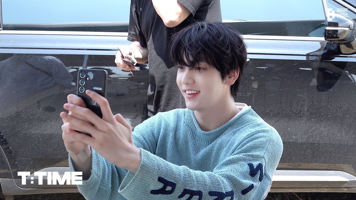 떨어져 있어도 보고 싶은 단짝즈 | T:TIME | TXT (투모로우바이투게더)
(youtu.be/WWfMmpq4bzY)

#투모로우바이투게더 #TOMORROW_X_TOGETHER #TXT