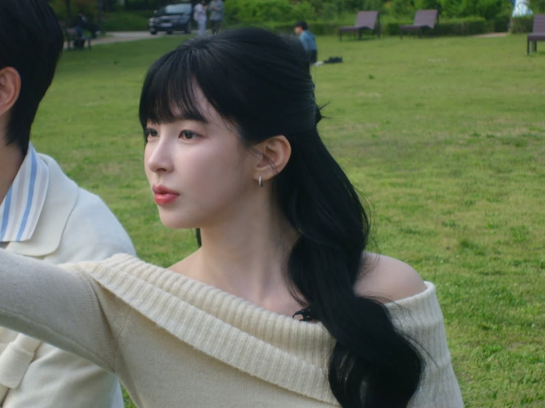 the9596_'s tweet image. 250905 xinsooo instagram update!🐈‍⬛✨

❤💙

#SHINSUHYUN #신수현 #xinsooo