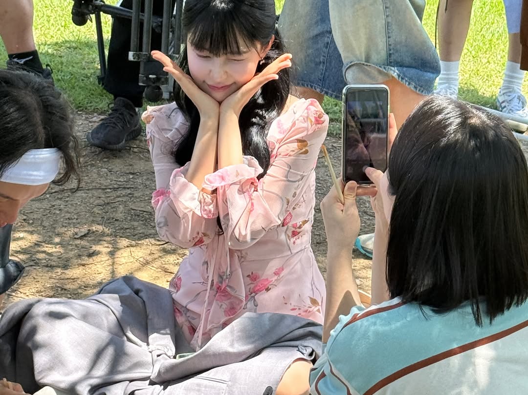 the9596_'s tweet image. 250905 xinsooo instagram update!🐈‍⬛✨

❤💙

#SHINSUHYUN #신수현 #xinsooo