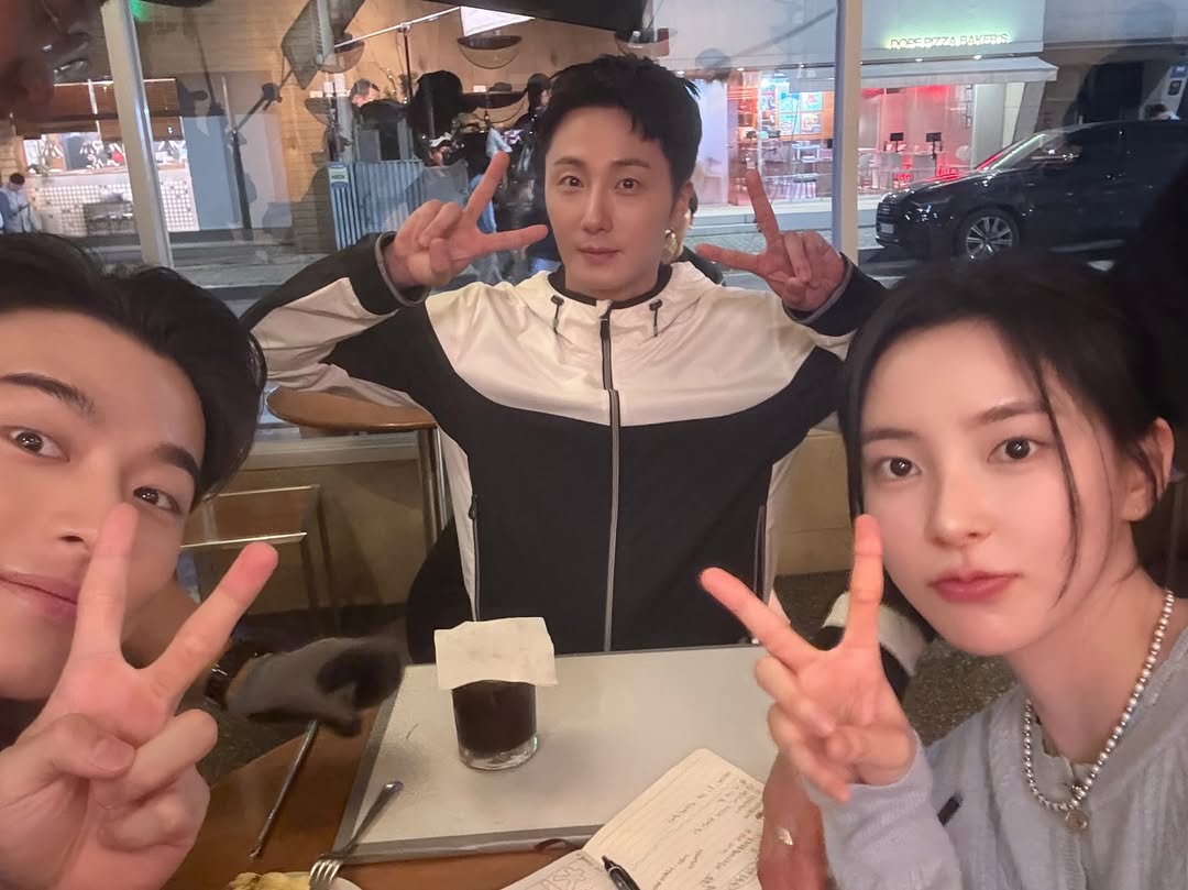 the9596_'s tweet image. 250905 xinsooo instagram update!🐈‍⬛✨

❤💙

#SHINSUHYUN #신수현 #xinsooo