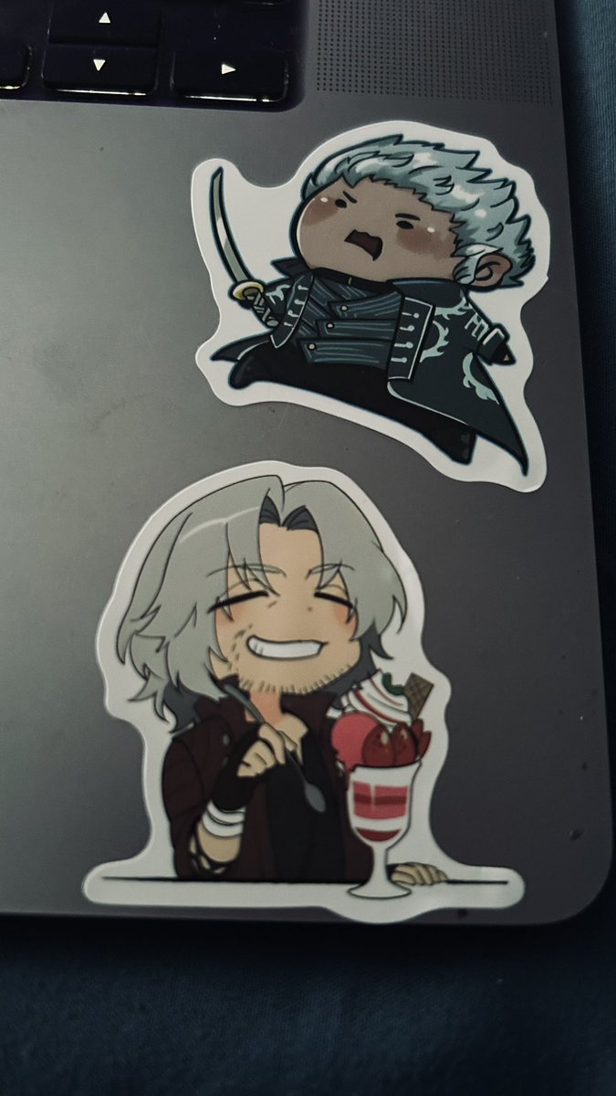 Теперь этот ноутбук заряжен на motivation, power и вкусняшки