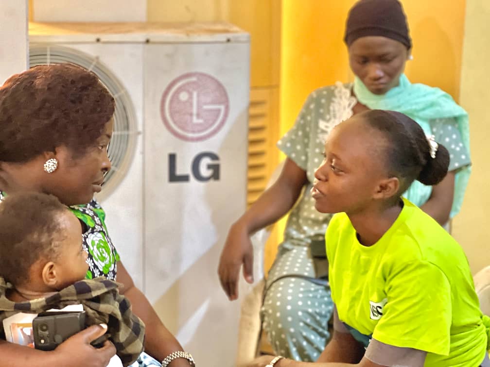 community_pot's tweet image. Beyond group talks, we create space for one-on-one moments with mothers and caregivers. Here, fears are shared, questions answered, and each child’s nutrition is given the care it deserves. Because no child should be left behind.

#CommunityPot #NSC #SaveAChild #Nutrition