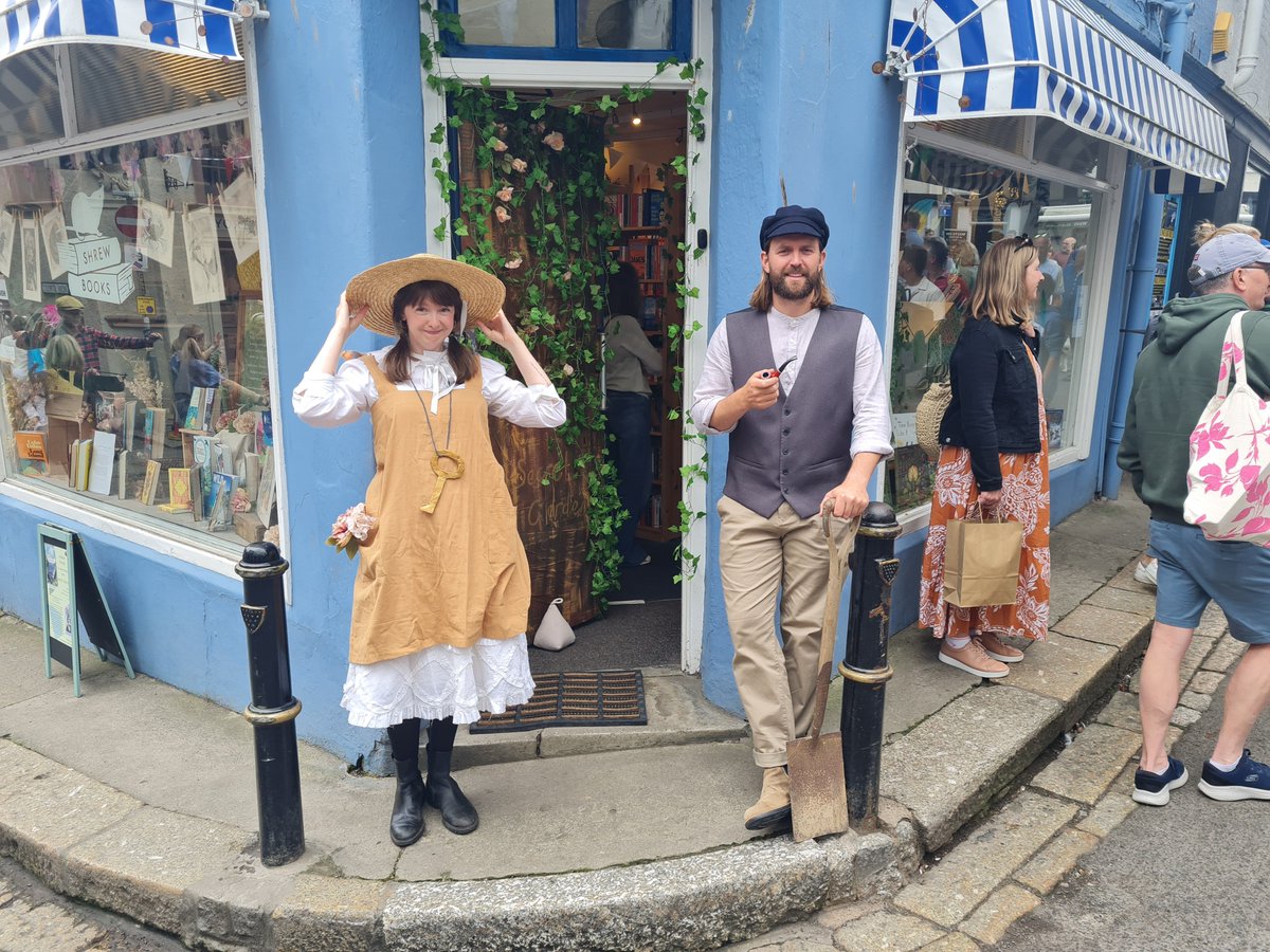 Faber Books tweet media