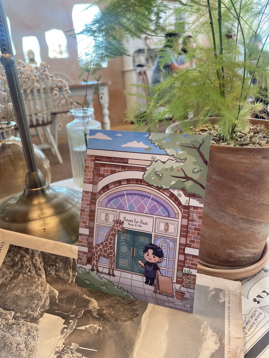 milktearw's tweet photo. 250822 I haven’t updated yet 2 weeks ago my friends and I went to Forest For Rest. Ryeowook wasn’t there obviously (sushow week) but I still brought him a present💙 Hours later, Ari came out from the staff room and I handed the present to her. Along with my Forest fanart✨ -c- https://t.co/E4yLeqBvK8