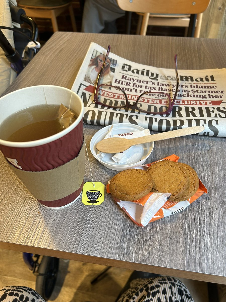 TubbyHermit's tweet image. Been for @LandDHospital #Podiatry appointment. All went well. Now having breakfast in @CostaCoffee Lemon &amp;amp; Ginger Infusion and packet of 3 Ginger 🫚 Nuts as feeling a bit icky from oral antibiotics @ben_watt @Schafernaker @marcinbeds 🤗 😊