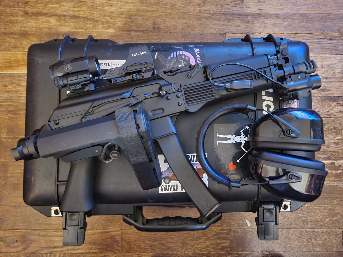 edc76239's tweet image. I'd rather have 🔥 and not need it than need 🔥 and not have it. #kalashnikovusa #kp9 #microdraco #glock17gen5 #9mm #762x39 #pcc #ak47 #2a #concealedcarry