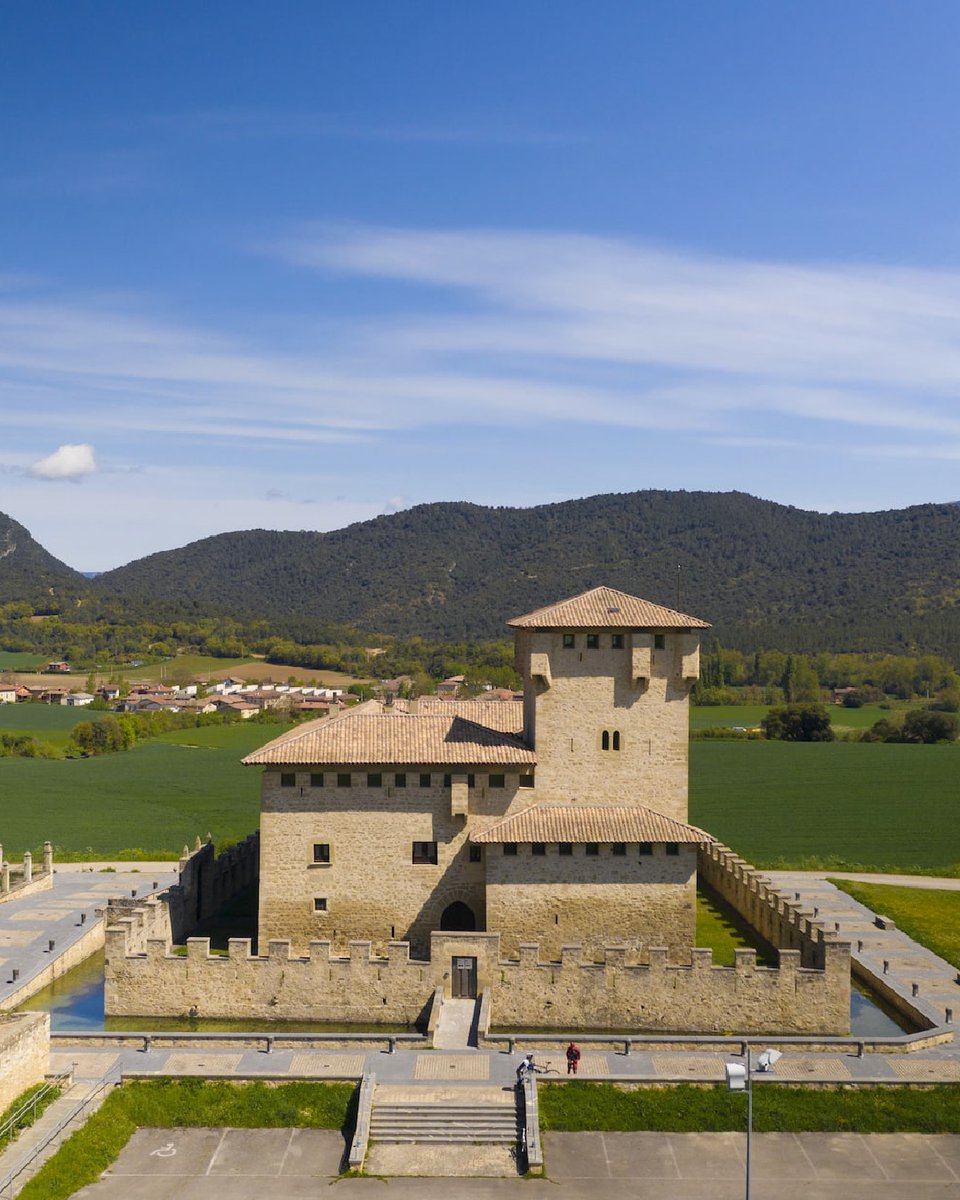 Valdegovía, el secreto mejor guardado de Álava 💚 <a href="/ananaturismo/">Añana Turismo</a> 

📍 Explora el Parque Natural de Valderejo
🏰 Visita la Torre de los Varona
🥾 Disfruta de rutas de senderismo que te llevarán por valles, desfiladeros y bosques encantadores