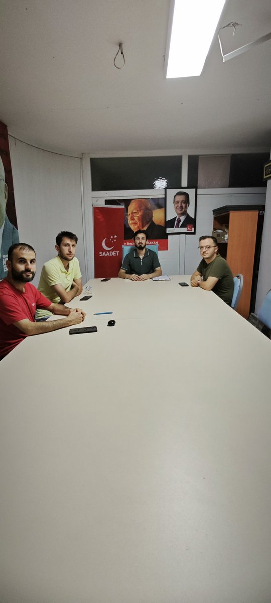 Genç Saadet Arnavutköy olarak haftalık olağan toplantımızı Elhamdülillah gerçekleştirdik.İleriye dönük çalışmalarımızı planladık.Yeni bir dünya hayalimiz için;
Hiç yorulmadan, yılmadan, usanmadan çalışacak ve hedeflerimizi gerçekleştirmek için elimizden geleni yapacağız.