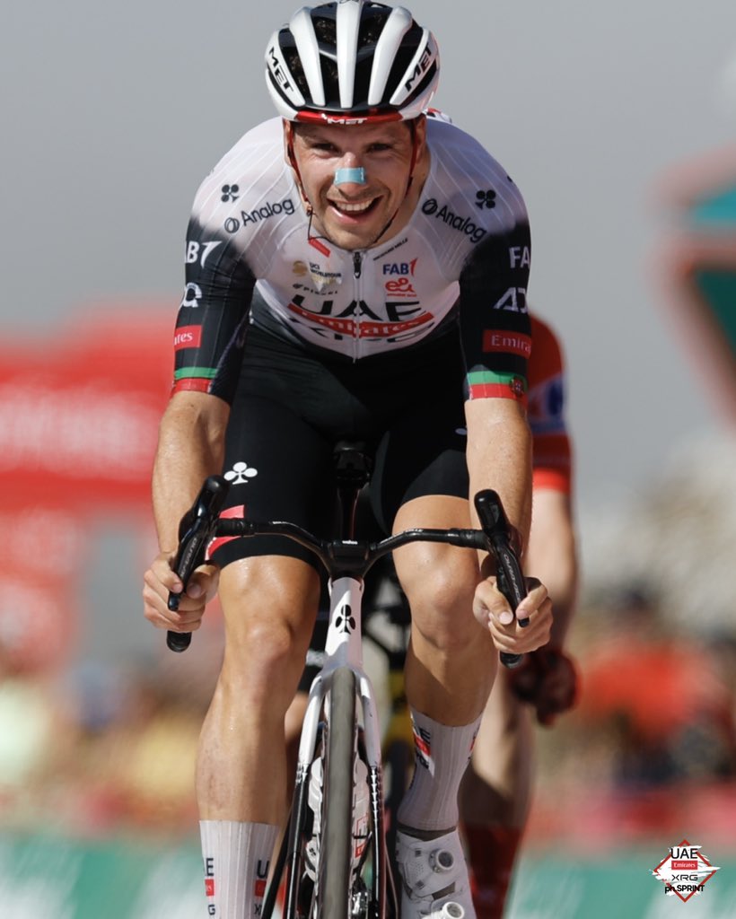 TeamEmiratesUAE's tweet photo. 6th victory at #LaVuelta25 and 79th of the season! Simply unstoppable 🥳🔥 

#WeAreUAE https://t.co/vcMIz9G3Do