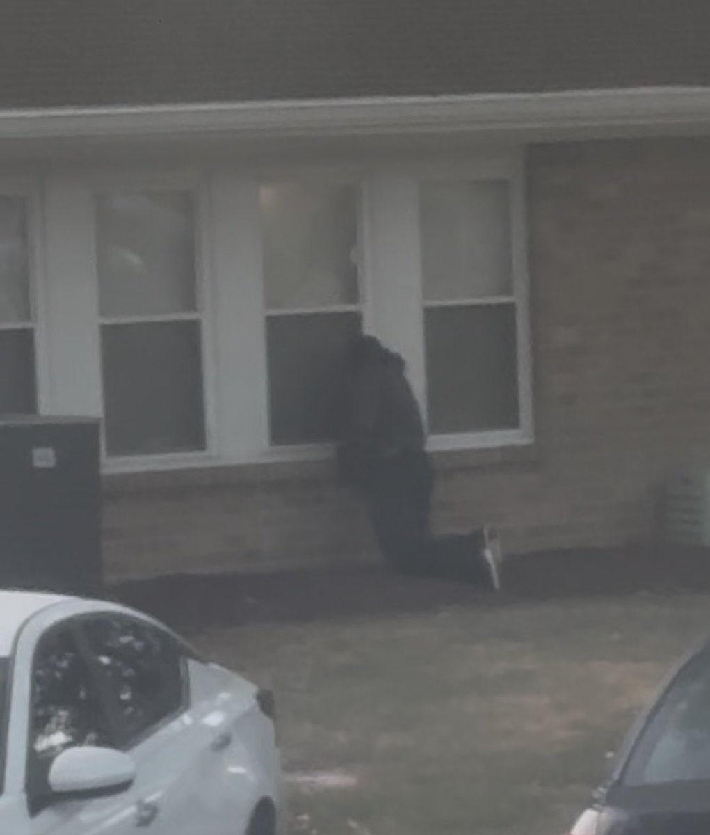 Charles County Crime Solvers is offering a cash reward for identity of suspect in ‘Peeping Tom’ case on Heritage Place in Waldorf. Call 1-866-411-TIPS: ccso.us/press-releases…