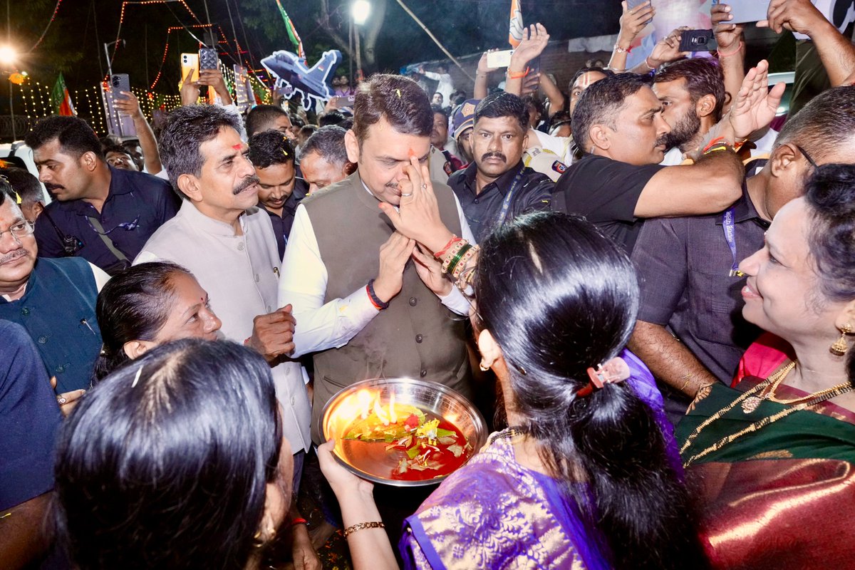 Dev_Fadnavis tweet picture