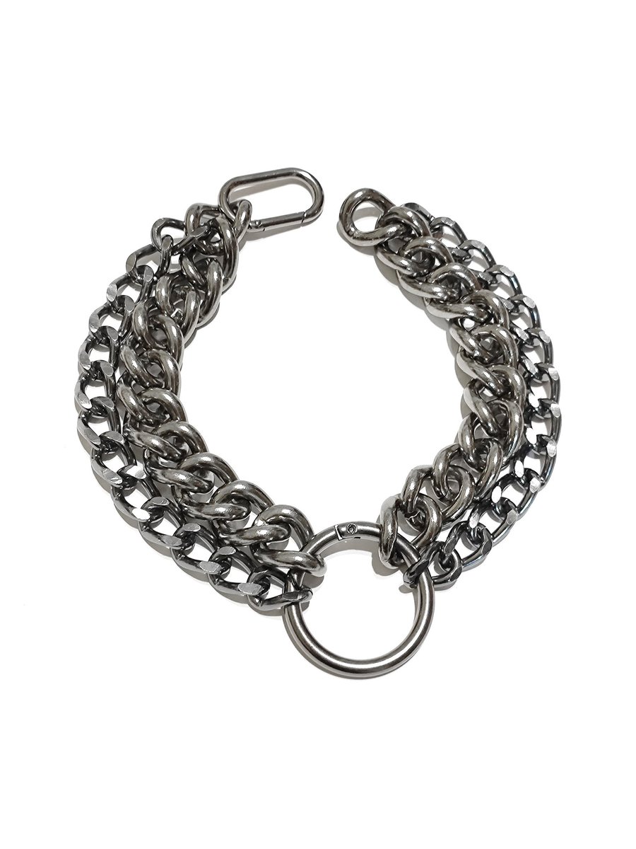 ⛓️RAVECHAIN II

Choker confeccionada em duas camadas de correntes contrastantes com detalhe de argola metálica articulada. Fechamento posterior por mosquetão oval.

R$200

+infos DM ⚙️🐀⛓️