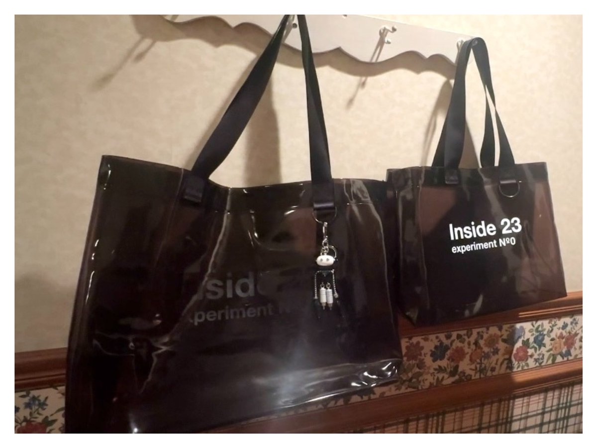 仕事帰りにInside 23 ロゴプリントPVCバッグを受け取りに行ってきまし 