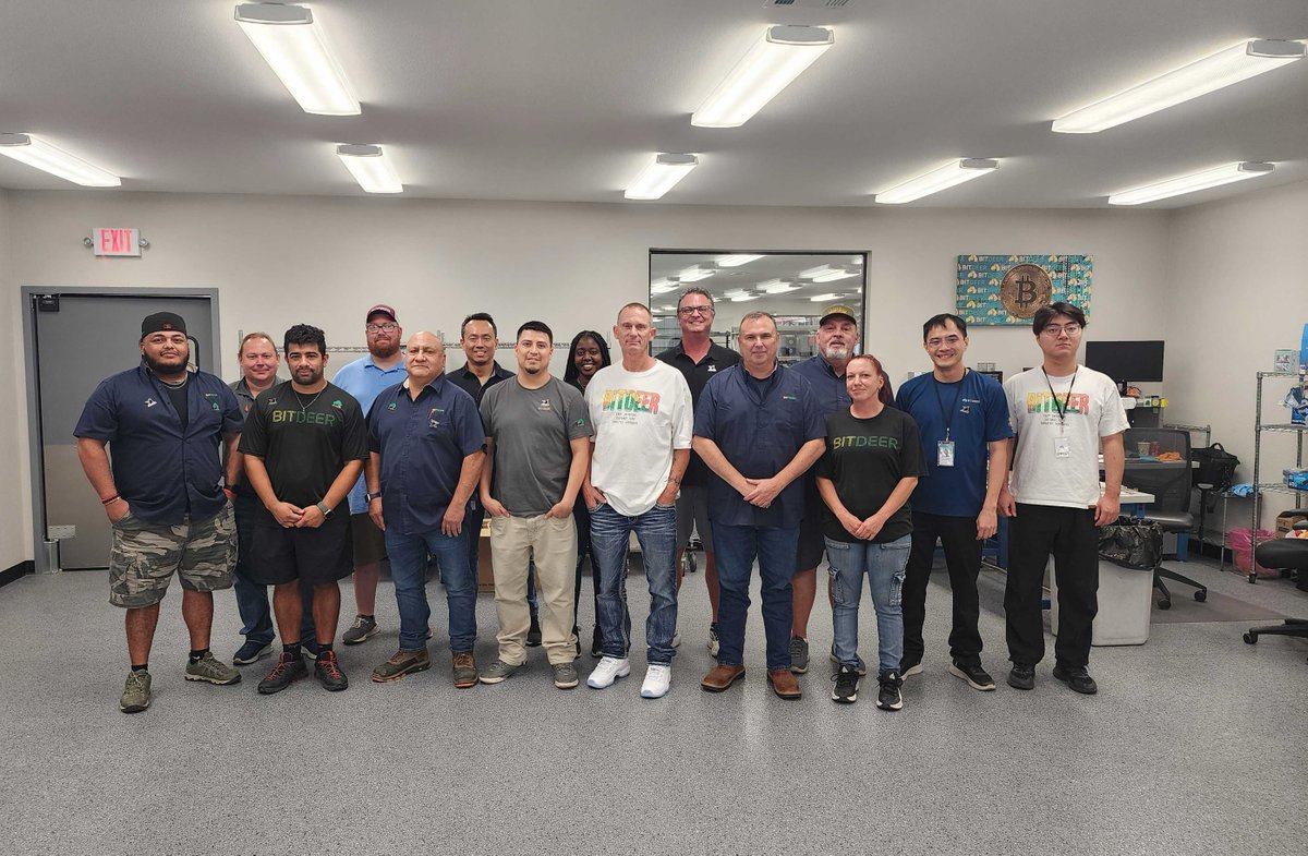 BitdeerOfficial's tweet image. Today marks a new chapter in SEALMINER’s aftersales journey.
We’ve officially opened our Repair Center in Texas, USA—delivering faster turnarounds, smarter support, and real transparency.
Because support doesn’t end after the sale—it starts there.
#SEALMINER #RepairCenter #Texas…