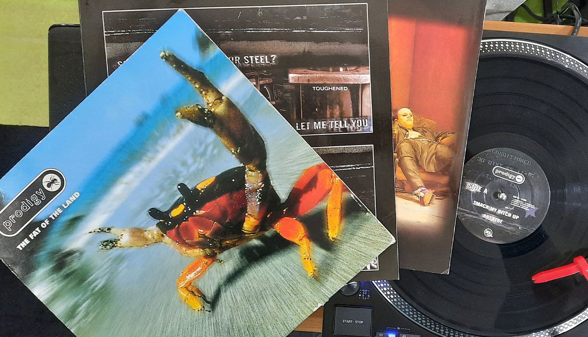 htfr's tweet photo. Vinyl of the week!
The Prodigy: The Fat Of The Land

XL Recordings
Breakbeat
1997

A1Smack My Bitch Up
A2Breathe
B1Diesel Power
B2Funky Shit
C1Serial Thrilla
C2Mindfields
C3Narayan
D1aFiredrill
D1bFirestarter
D2Climbatize
D3Fuel My Fire

#vinyl #records #Prodigy #htfr https://t.co/4tPcqT2MzI