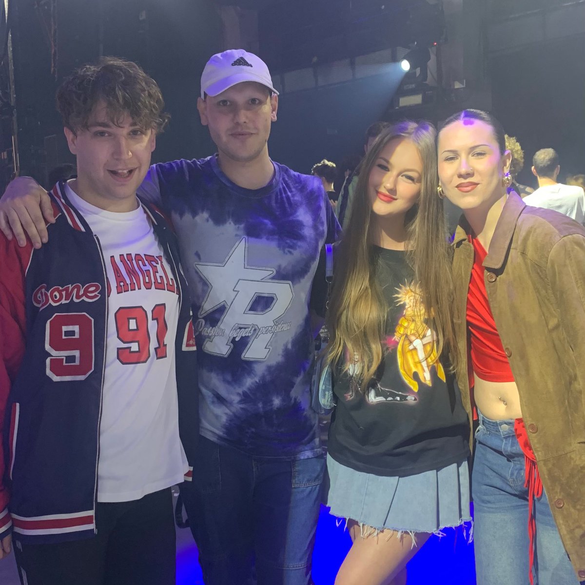 Esa niña se quedó en shock cuando le dije que está en mi top de drags favoritas de BCN by the way… like hello that’s literally my princess 🎀