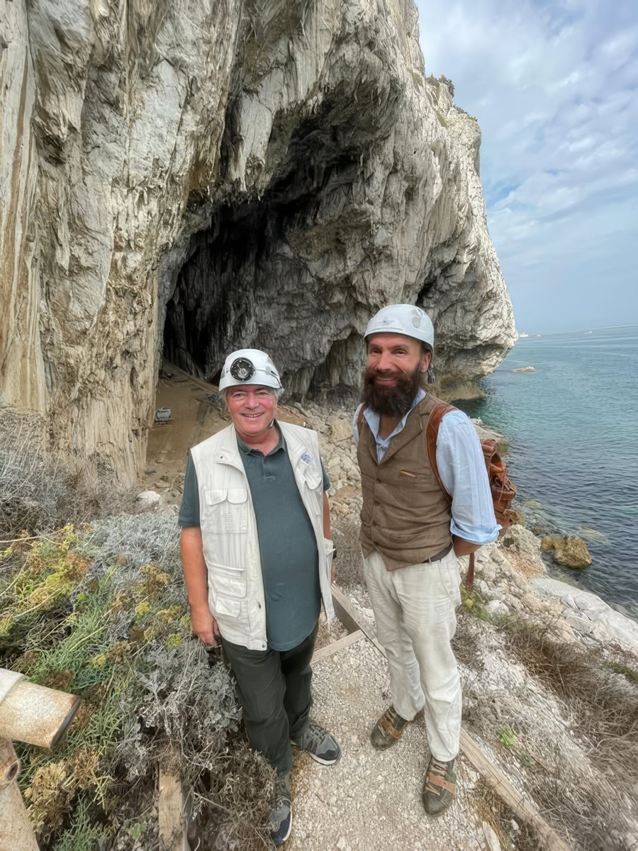 #Gibraltar reshapes our view of #Neanderthal survival. <a href="/BBCFOUR4/">BBCFOUR</a>’s 'The Lost Neanderthals' links ‘Thorin’ (France) with the DNA🧬 of our ‘Nana’ of Forbes’s Quarry, a ‘paradigm shift’ in Neanderthal history.

Watch now 🎥 👉 gibmuseum.gi/news/lost-nean…”