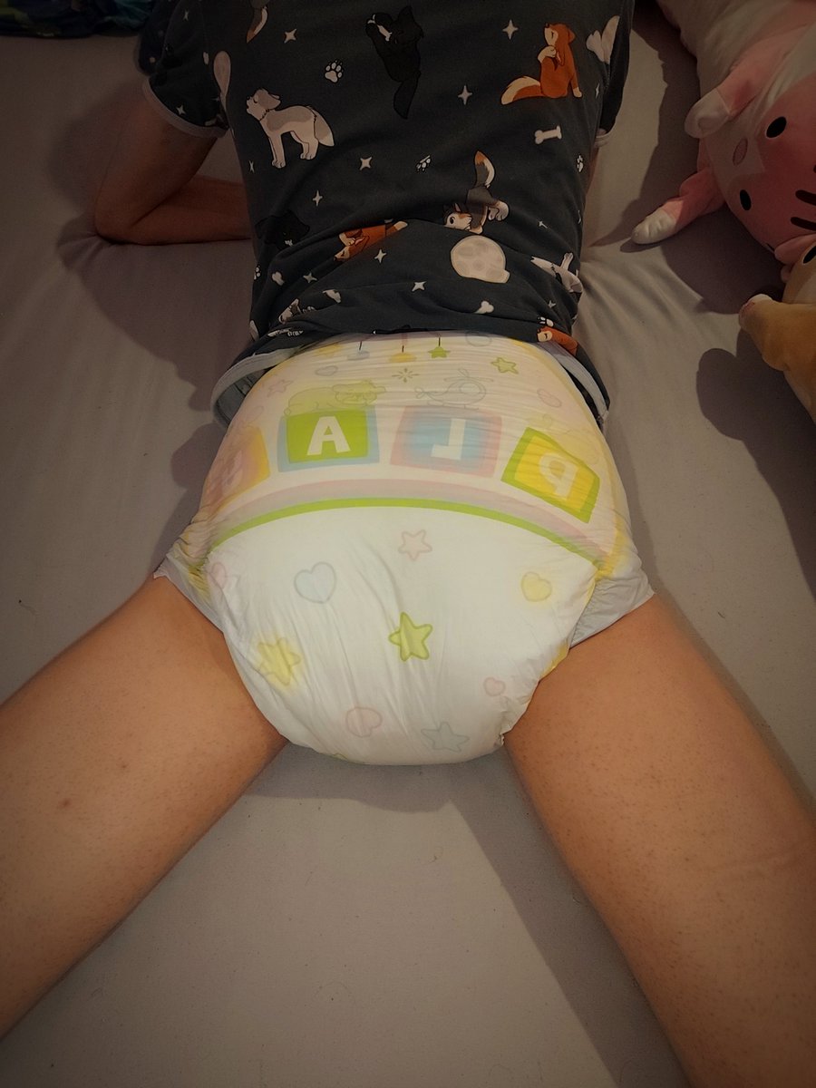 diaperboy47's tweet photo. diaper check 🙈
#diaperfriday https://t.co/40HSEUWFOn