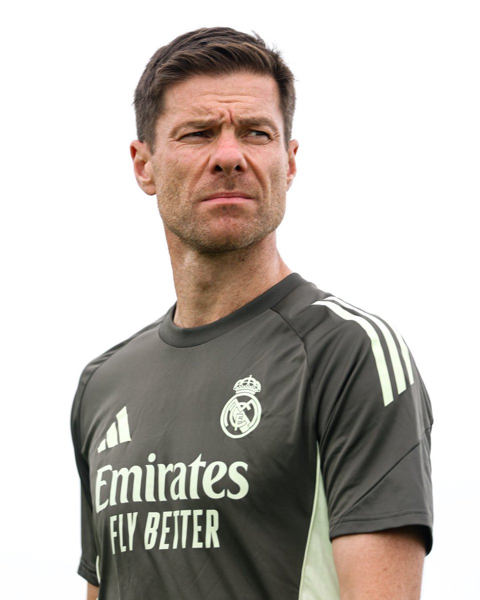 🚨| La période de PRÉPARATION du Real Madrid touche à sa fin. Il est NORMAL que l'équipe ait MOINS D'ÉNERGIE après la 60ème minute. ✅💪

✅ L'AMÉLIORATION physique sera PLUS VISIBLE dans les semaines à venir. 📈

<a href="/alvaro_esteban6/">Álvaro Esteban</a> <a href="/Blancaremontada/">Remontada Blanca</a>