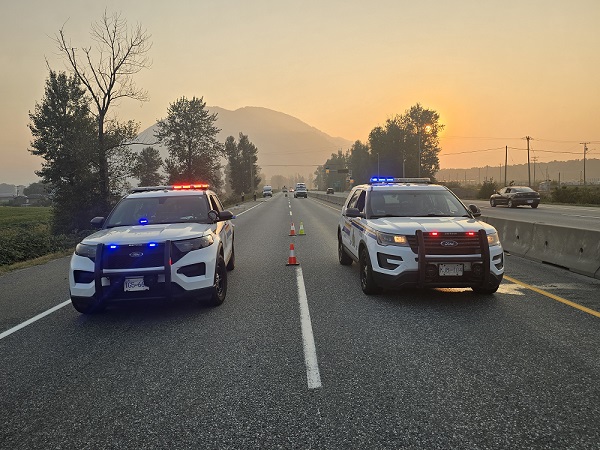 #BCHighwayPatrol  -  BC Highway Patrol asks for more witnesses and video after serious rollover crash shuts Highway #1 bit.ly/3JLKLdD