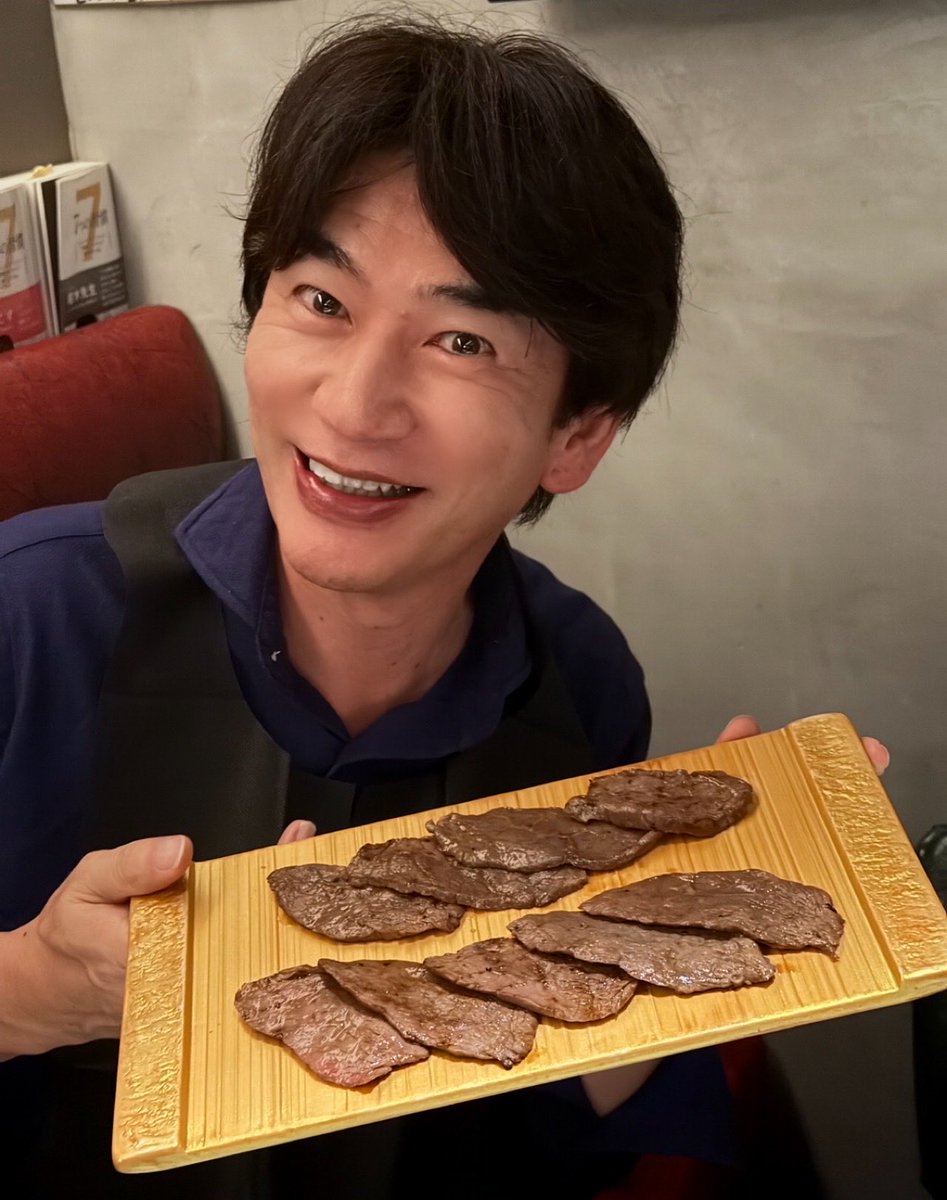 tecchannowyoung's tweet image. お肉〜🥩

アンバサダーをしている「FCE」のメンバーと焼肉でしたー☺️

40代までは焼肉食べ放題のお店にも行ってましたが、50代になってからは美味しい焼肉を適度に食べるのがいいですねー☝️

写真のお肉は、私1人で食べるわけではないですよー💦

一枚入魂で味わいましたー🤗

#石井哲也
#mp8090
#FCE