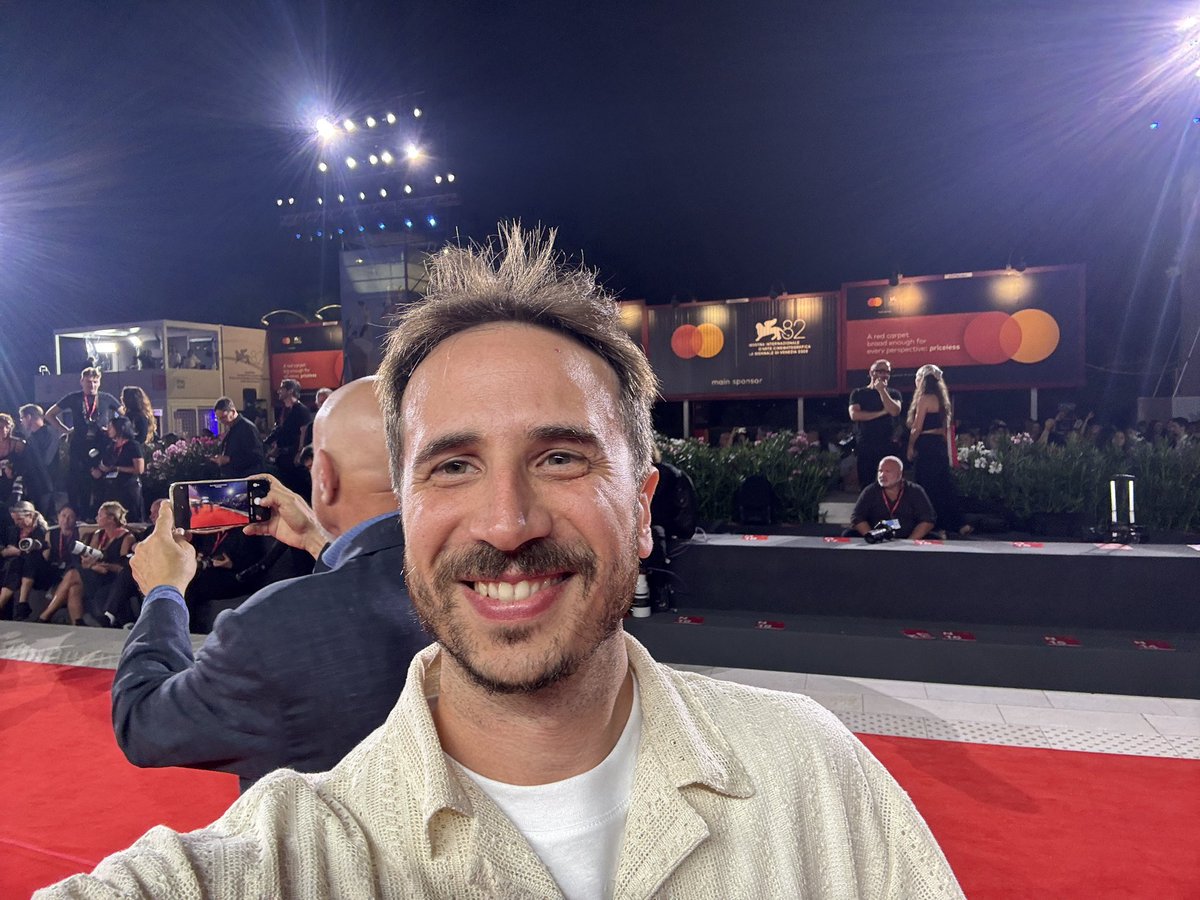 It is a great honor to win this award!
My thanks to @GabrieleMuccino and all the members of the jury:<a href="/RobMinkoff/">Rob Minkoff</a>, <a href="/Diesol/">Dave Clark</a> , <a href="/calebwward/">Caleb Ward</a> &amp; Shelby Ward, Filippo Rizzante, <a href="/denisenegri1/">denise negri</a>, <a href="/CharlieFink/">Charlie Fink</a>, <a href="/caroingeborn/">Caroline Ingeborn</a> , Paolo Moroni, and <a href="/guillem_girona/">Guillem Martínez Roura</a>.

The Reply AI Film Festival