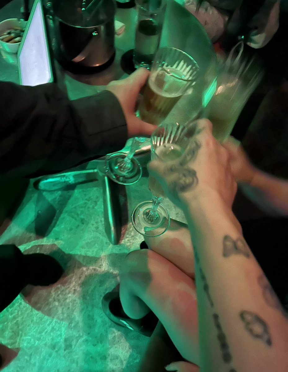 なでこ店長バースデー祝いありがとうございます✨✨

人数いるのに乾杯で三人しか手元写らなかったです。