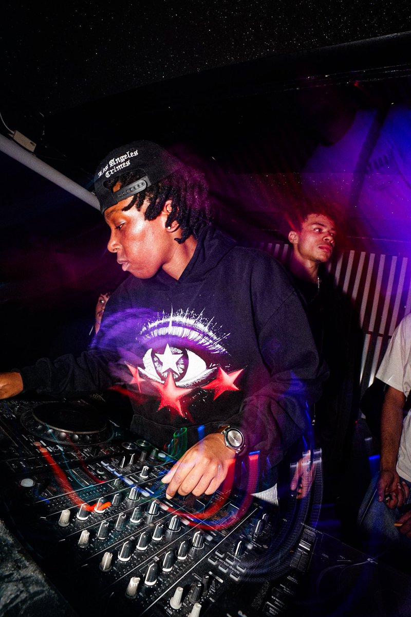 JROOCKIE tweet media