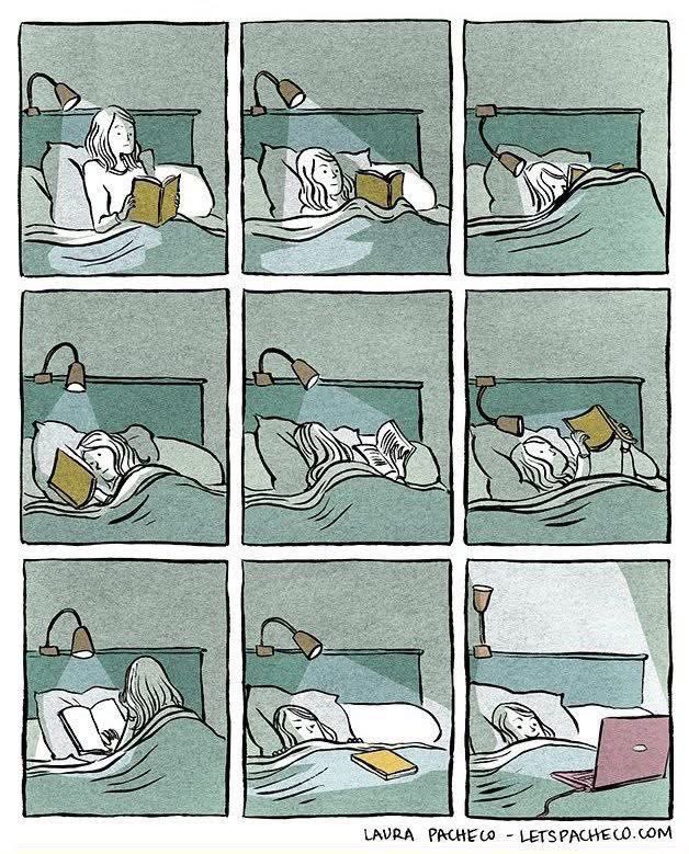 Buscando la postura perfecta para leer en la cama… misión imposible 😅📖”