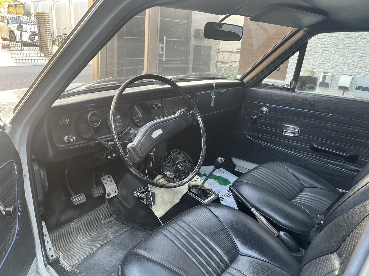 sym_hiroto's tweet photo. 🆕🚗
LC→カリフォルニアT→ハコスカRB26

足車　ハコスカ　RB26載せ替え
趣味車　LB110サニークーペ　左ハンドル
家族用　40ヴェルファイア

頑張って維持します🚗🤣
旧車イベントあれば是非お願いします🙇

#ハコスカ　#RB26 #40ヴェルファイア
#B110 #サニークーペ
#スカイライン　#GTR #旧車 https://t.co/5pQwa40HwM
