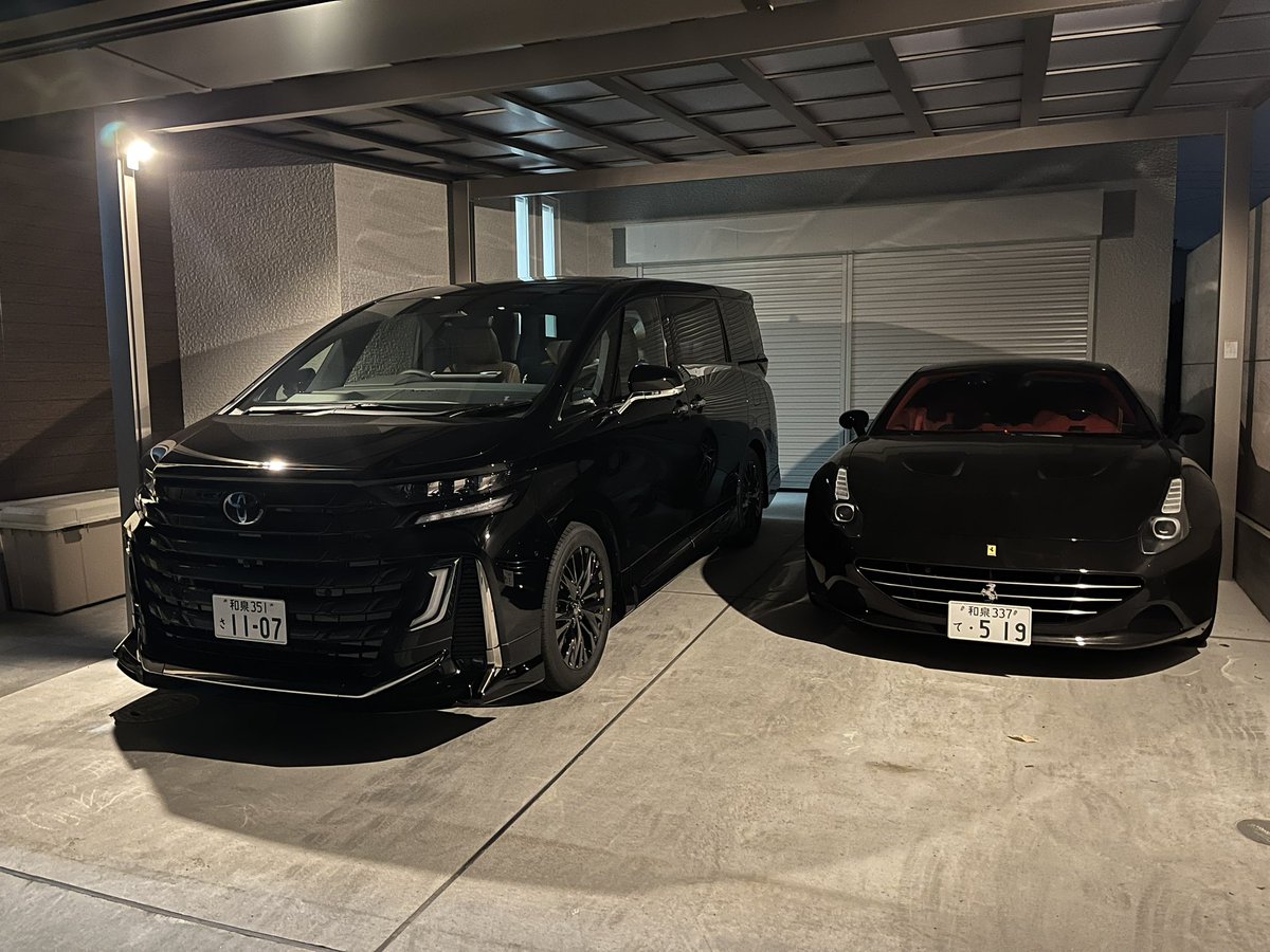 🆕🚗
LC→カリフォルニアT→ハコスカRB26

足車　ハコスカ　RB26載せ替え
趣味車　LB110サニークーペ　左ハンドル
家族用　40ヴェルファイア

頑張って維持します🚗🤣
旧車イベントあれば是非お願いします🙇

#ハコスカ　#RB26 #40ヴェルファイア
#B110 #サニークーペ
#スカイライン　#GTR #旧車