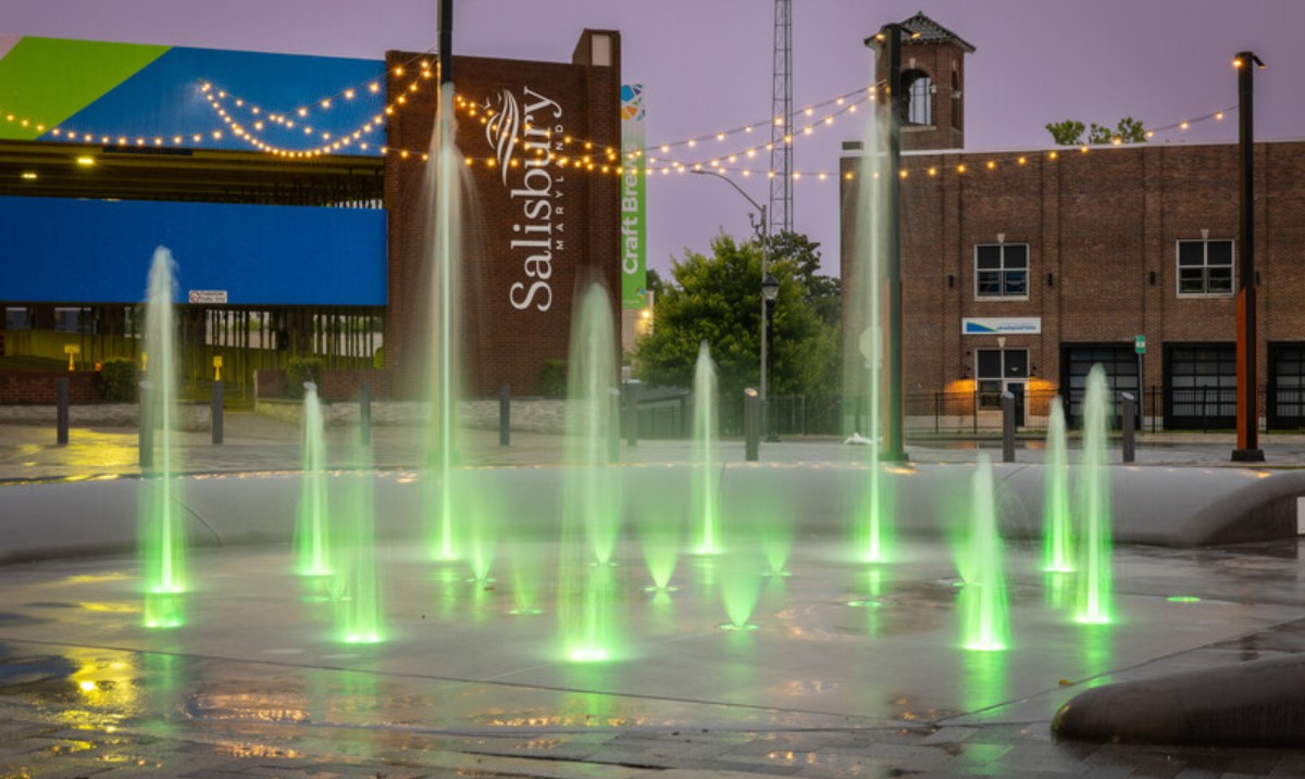 sparksatplayllc's tweet image. Big play brings a big splash at Unity Square in Salisbury, MD! This @Aquatix splash pad features LED Jumping Jets, glowing Mini Pillars &amp;amp; misty nozzles—creating a vibrant space for all ages. 🌈✨ Make a splash: sparksatplay.com
#SparksAtPlay #Aquatix #UnitySquare